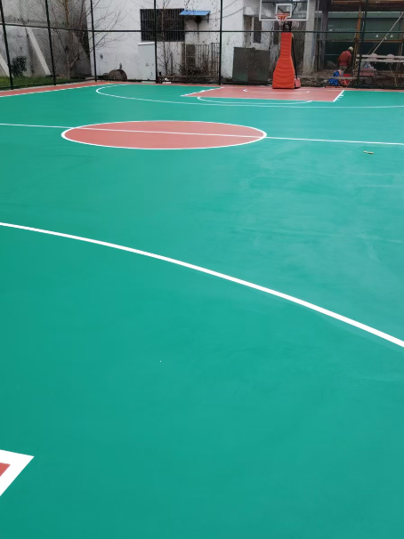 仙居 球场长期使用易出现地面开裂